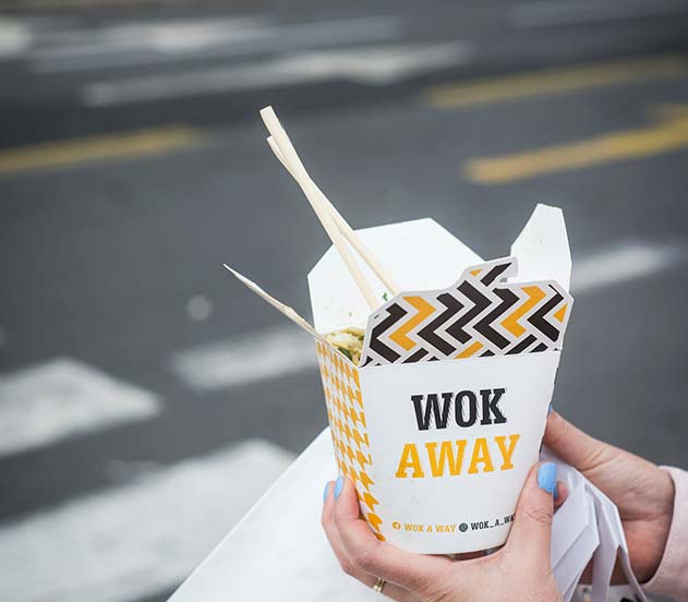 אריזת אוכל, wok away, אוכל סיני משלוחים, סלמון